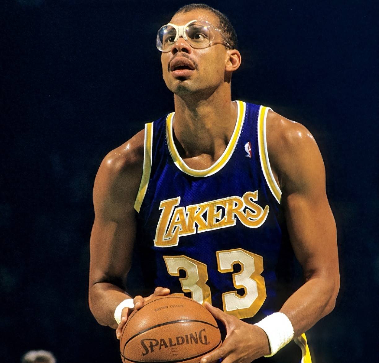 而深圳新鹏 而深圳新鹏